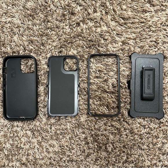 iPhone 14 Otterbox defender phone case - Picture 5 of 5